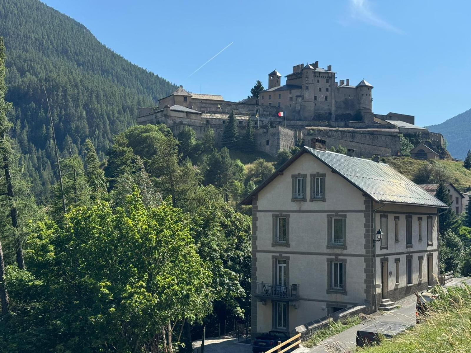 Appartements Confortables Avec Vue Montagne Alpes - Queyras - Villa Belle Fleur Chateau-Ville-Vieille Exterior photo